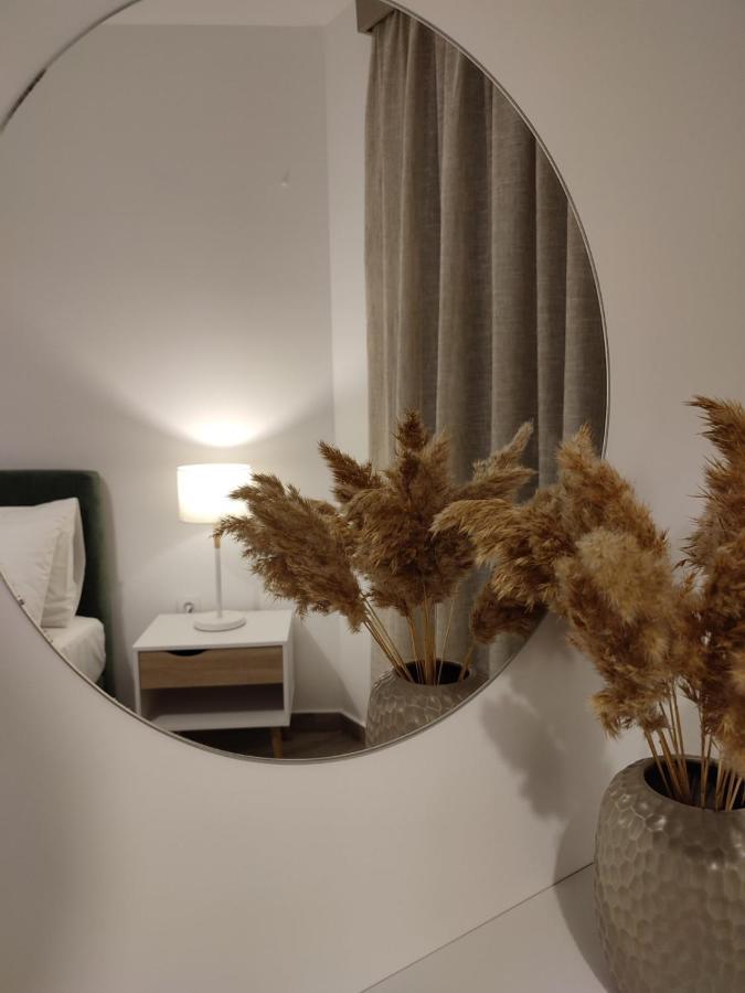 Vagiana κοντά στο αεροδρόμιο *